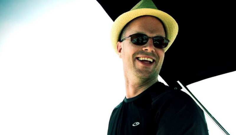Dave Martin is a University of Iowa Journalism graduate who is etching a songwriting sensibility that lies at the wry musical crossroads somewhere near where Jimmy Buffett and Greg Brown meet...
