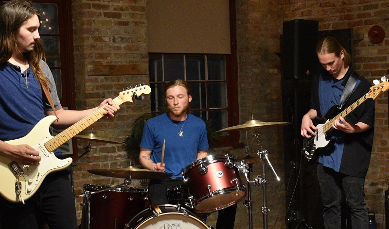 The BluesBerrys are an acoustic trio performing 70s to 90s rock/blues/folk/country hits. Find out more in their Facebook and Instagram pages. https://www.facebook.com/profile.php?id=100083150719692
https://www.instagram.com/bluesberrys22/
